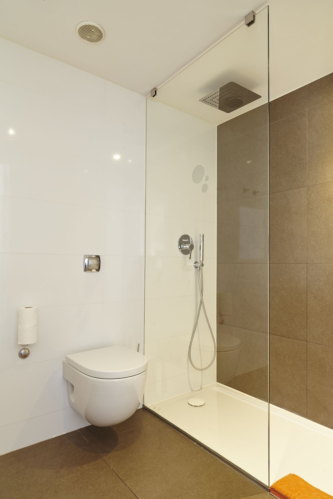 Ibiza Sun Apartments — Hotel rooms in Playa d'en Bossa, Balearic Islands