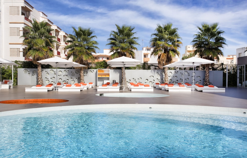 Ibiza Sun Apartments — Swimming pool in Playa d'en Bossa, Balearic Islands