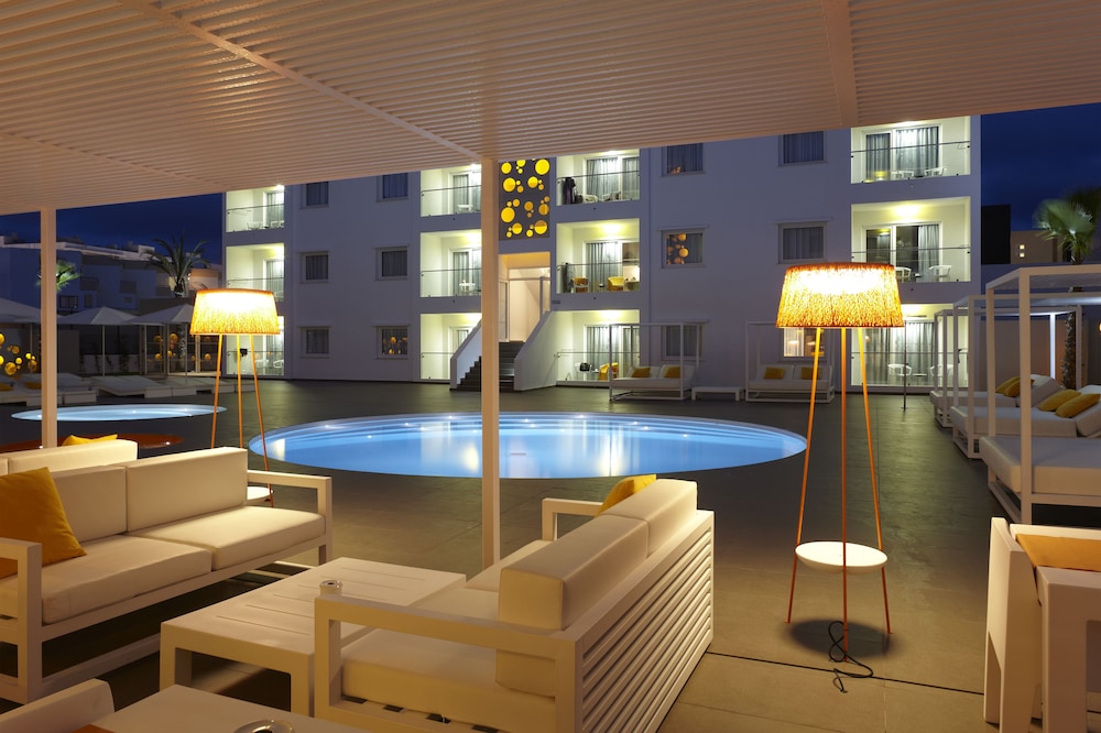 Ibiza Sun Apartments — Swimming pool in Playa d'en Bossa, Balearic Islands