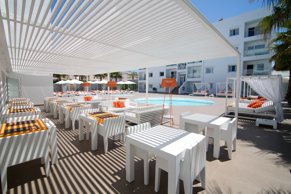 Ibiza Sun Apartments — Swimming pool in Playa d'en Bossa, Balearic Islands