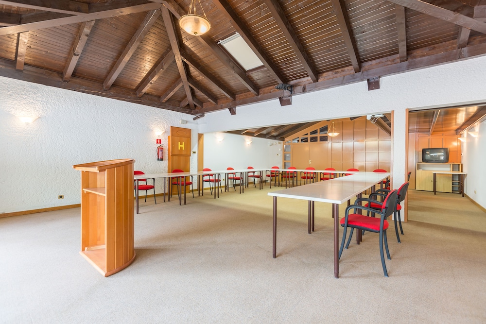 Villa Galijot Plava Laguna — Hotel building in Poreč, Istria