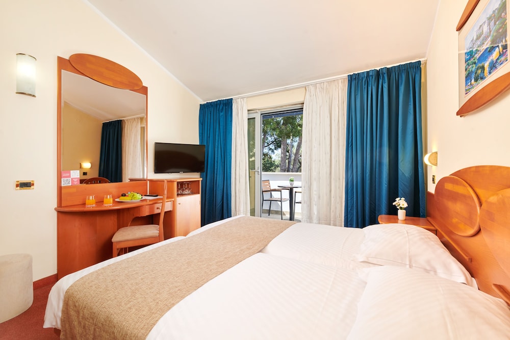 Villa Galijot Plava Laguna — Hotel rooms in Poreč, Istria