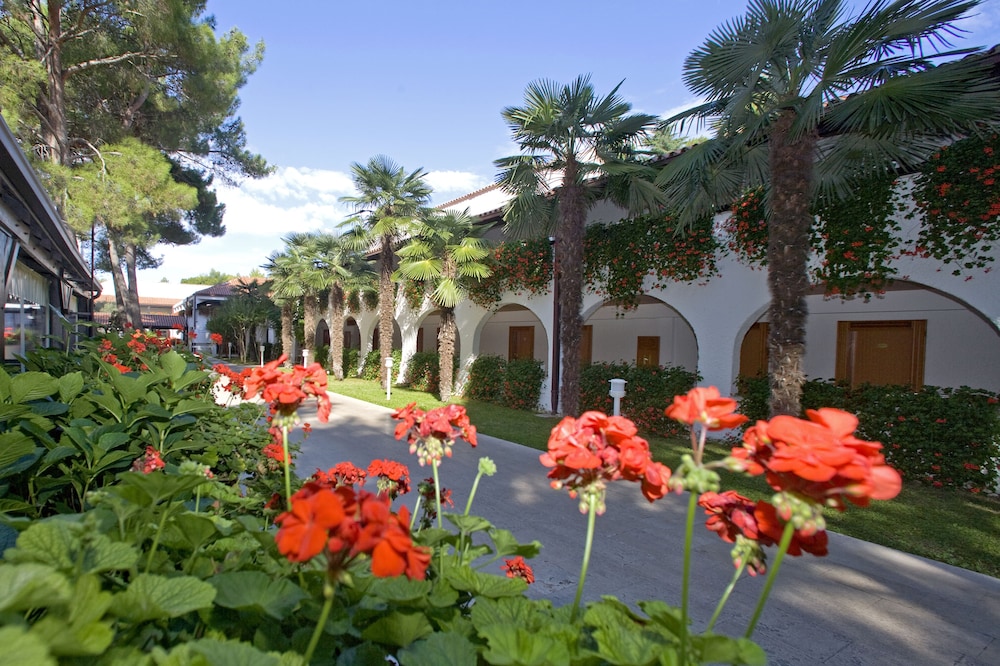 Villa Galijot Plava Laguna — Hotel building in Poreč, Istria