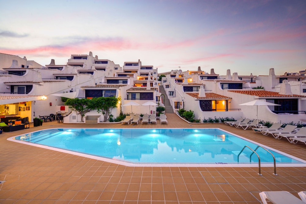3HB Golden Beach — Swimming pool in Albufeira, Faro