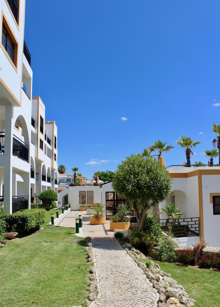 Alfagar Cerro Malpique — Hotel building in Albufeira, Faro