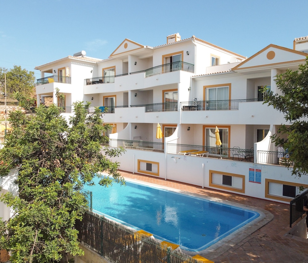 Alfagar Cerro Malpique — Hotel building in Albufeira, Faro