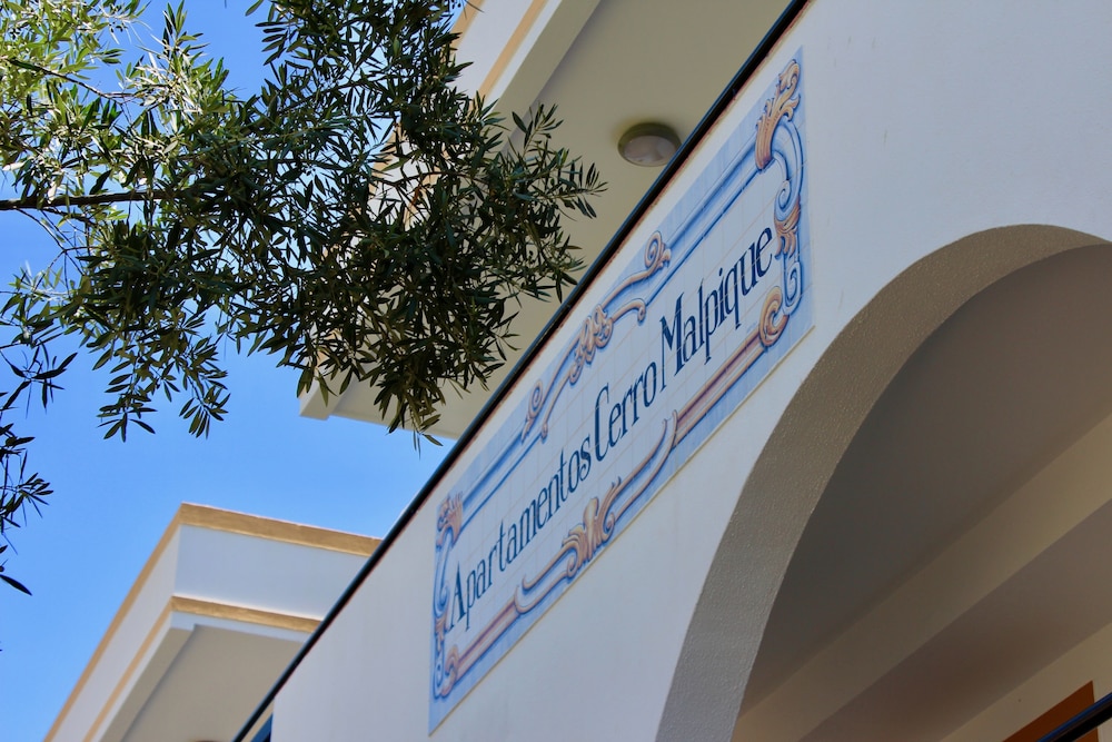 Alfagar Cerro Malpique — Hotel building in Albufeira, Faro