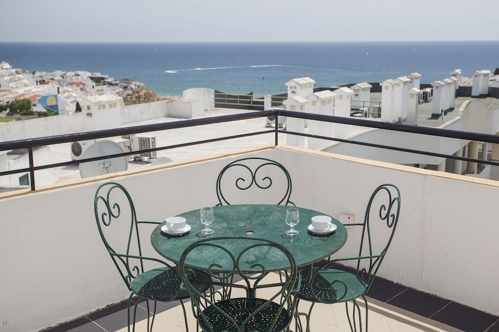 Alfagar Cerro Malpique — Hotel building in Albufeira, Faro