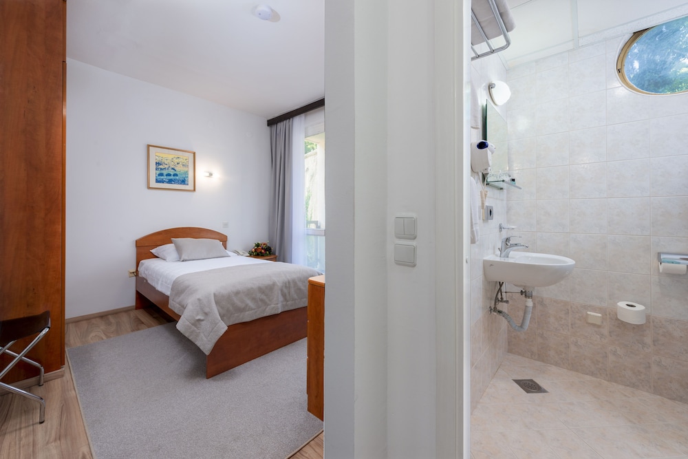 Hotel Vis — Hotel rooms in Dubrovnik, Dubrovnik-Neretva