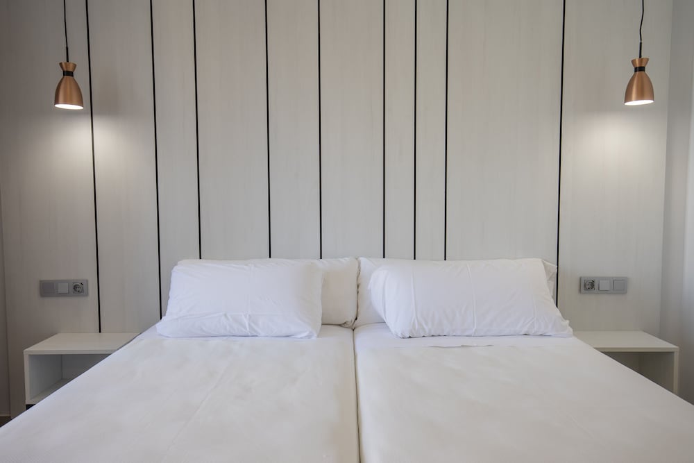 Aparthotel BCL Levante Beach — Hotel rooms in Benidorm, Valencian Community