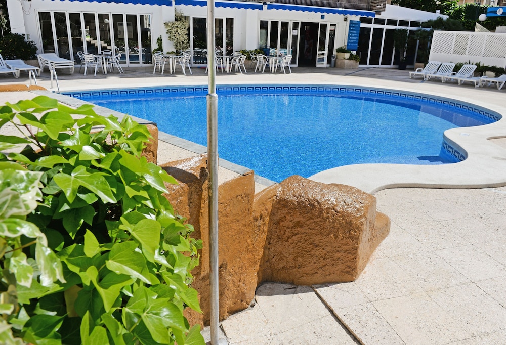 Aparthotel BCL Levante Beach — Swimming pool in Benidorm, Valencian Community