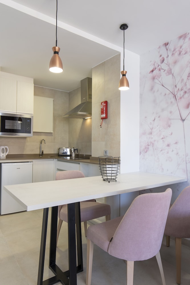 Aparthotel BCL Levante Beach — Hotel rooms in Benidorm, Valencian Community
