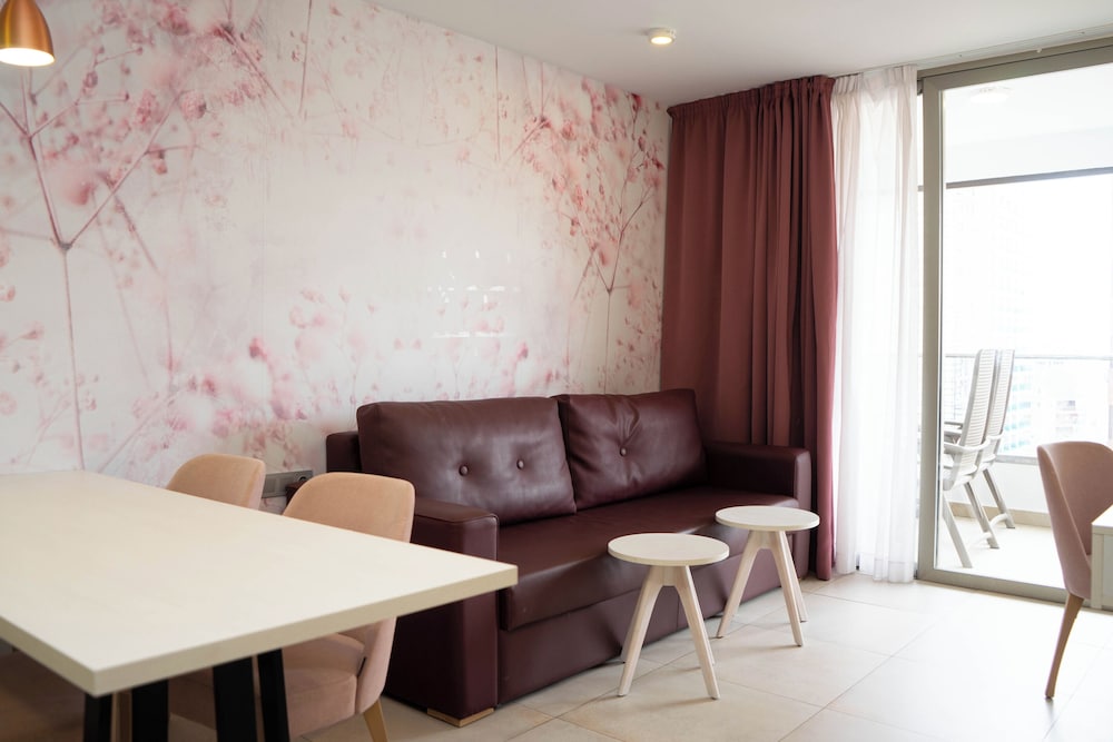 Aparthotel BCL Levante Beach — Hotel rooms in Benidorm, Valencian Community