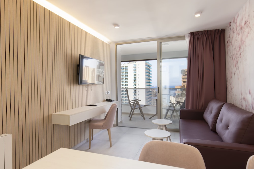 Aparthotel BCL Levante Beach — Hotel rooms in Benidorm, Valencian Community