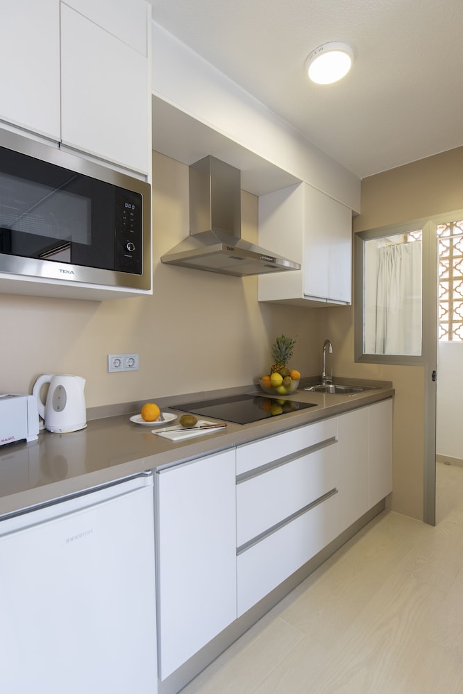 Aparthotel BCL Levante Lux — Hotel rooms in Benidorm, Valencian Community