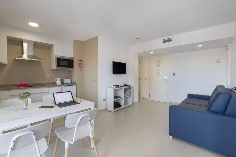 Aparthotel BCL Levante Lux — Hotel rooms in Benidorm, Valencian Community