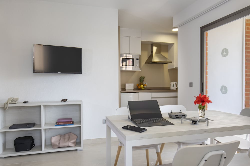 Aparthotel BCL Levante Lux — Hotel rooms in Benidorm, Valencian Community
