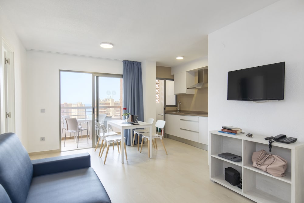 Aparthotel BCL Levante Lux — Hotel rooms in Benidorm, Valencian Community