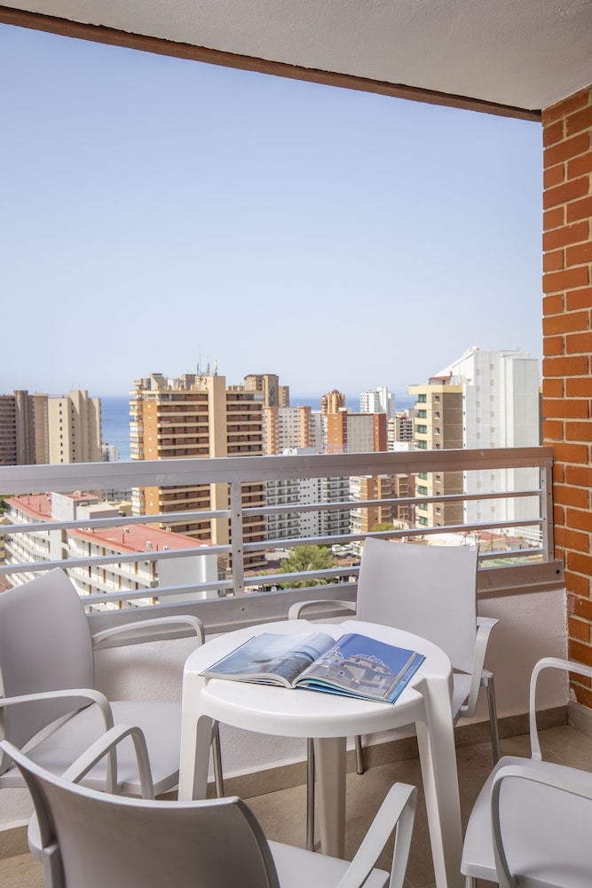 Aparthotel BCL Levante Lux — Hotel rooms in Benidorm, Valencian Community