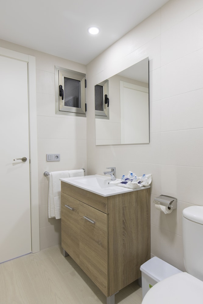 Aparthotel BCL Levante Lux — Hotel rooms in Benidorm, Valencian Community