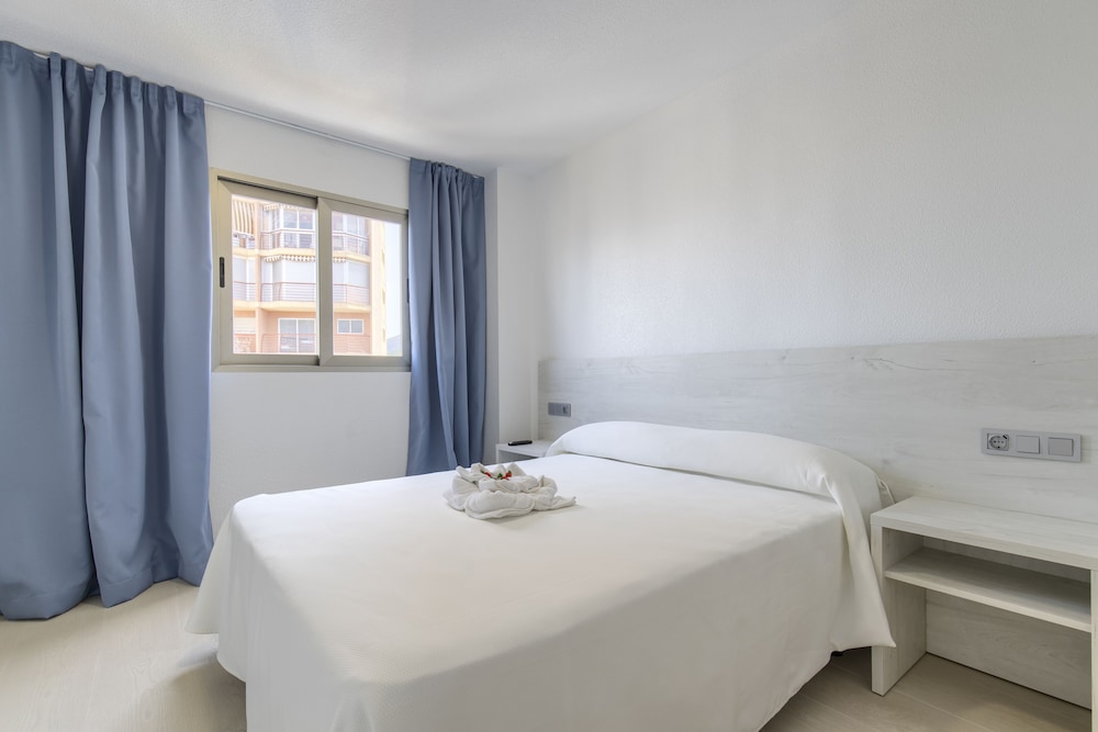 Aparthotel BCL Levante Lux — Hotel rooms in Benidorm, Valencian Community