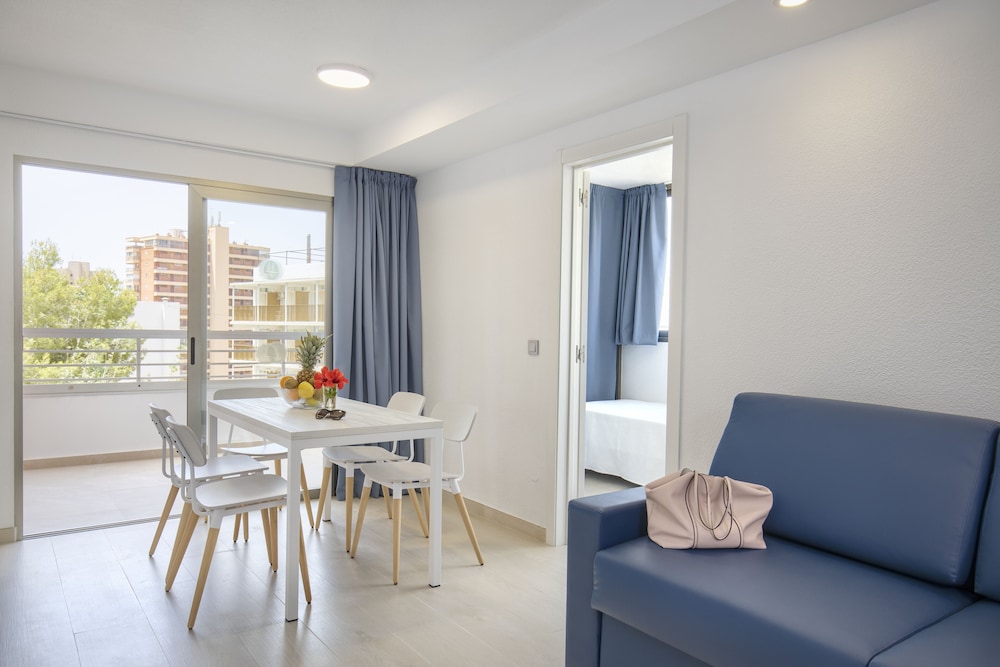 Aparthotel BCL Levante Lux — Hotel rooms in Benidorm, Valencian Community