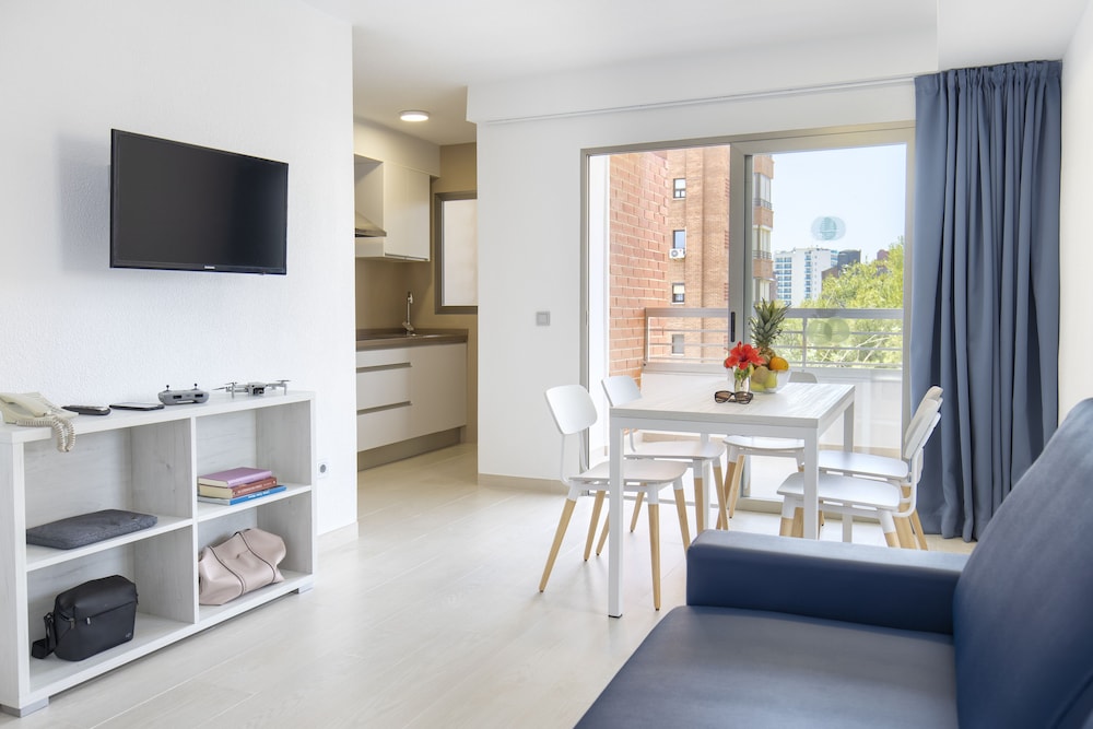 Aparthotel BCL Levante Lux — Hotel rooms in Benidorm, Valencian Community