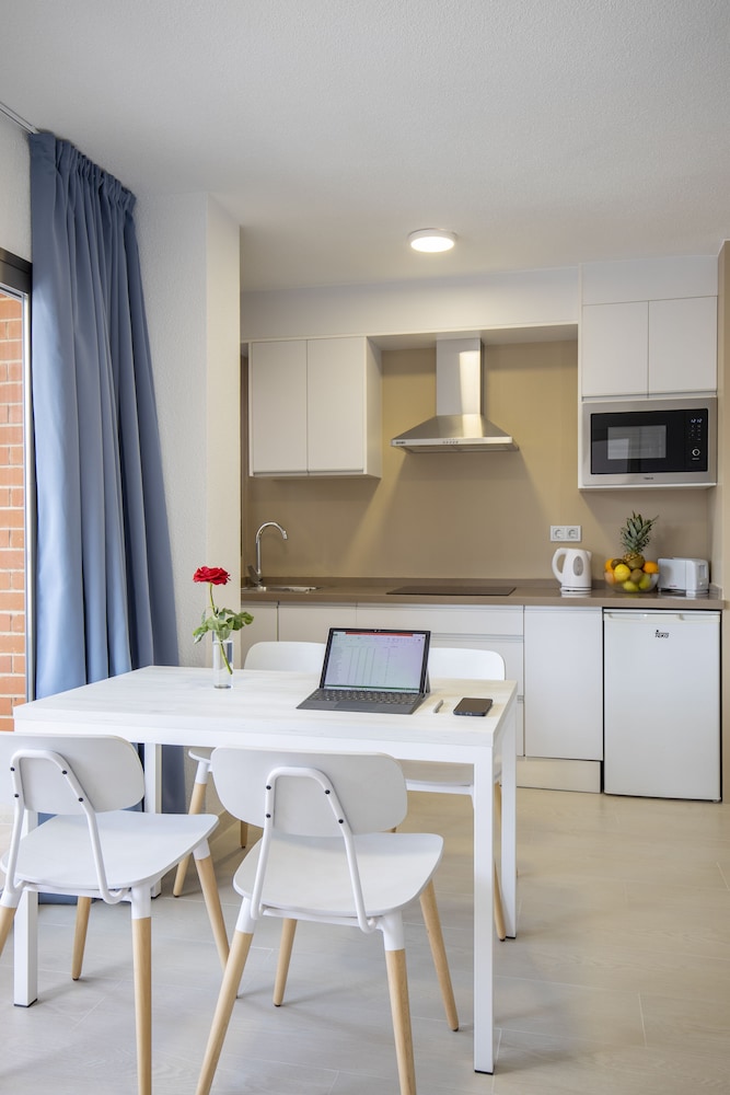 Aparthotel BCL Levante Lux — Hotel rooms in Benidorm, Valencian Community
