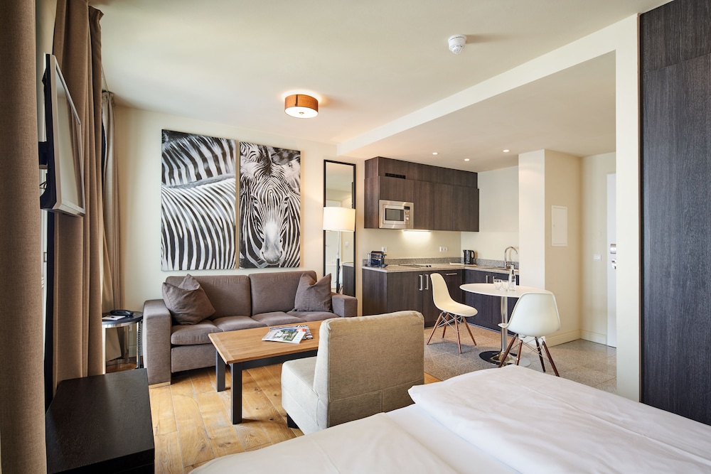 Mondrian Suites Berlin Checkpoint Charlie — Hotel rooms in Berlin, Berlin