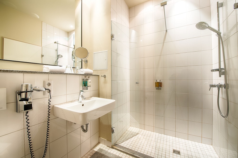 Mondrian Suites Berlin Checkpoint Charlie — Hotel rooms in Berlin, Berlin