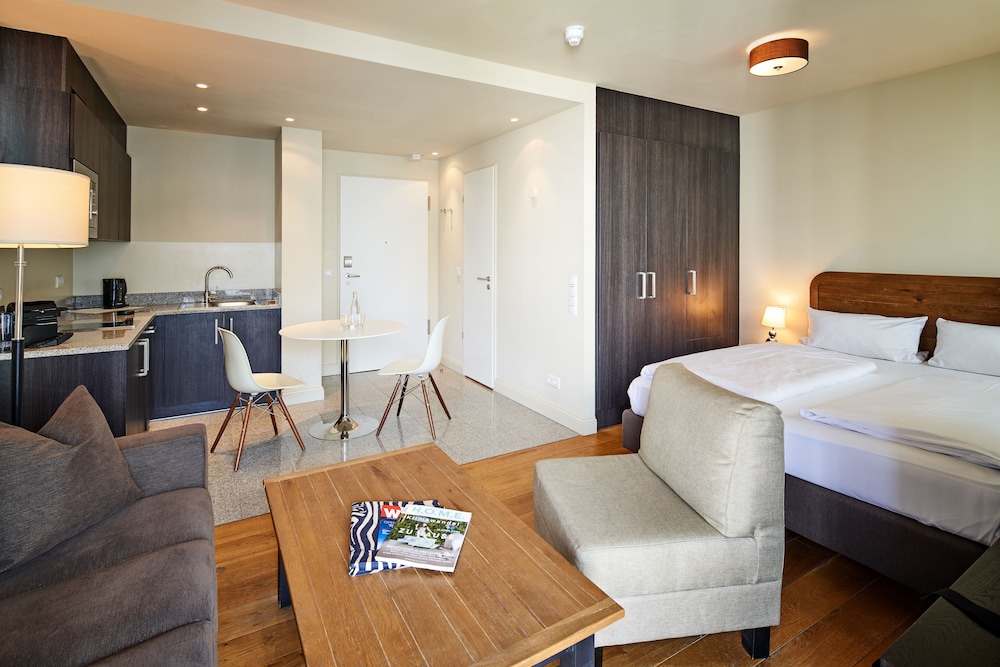 Mondrian Suites Berlin Checkpoint Charlie — Hotel rooms in Berlin, Berlin