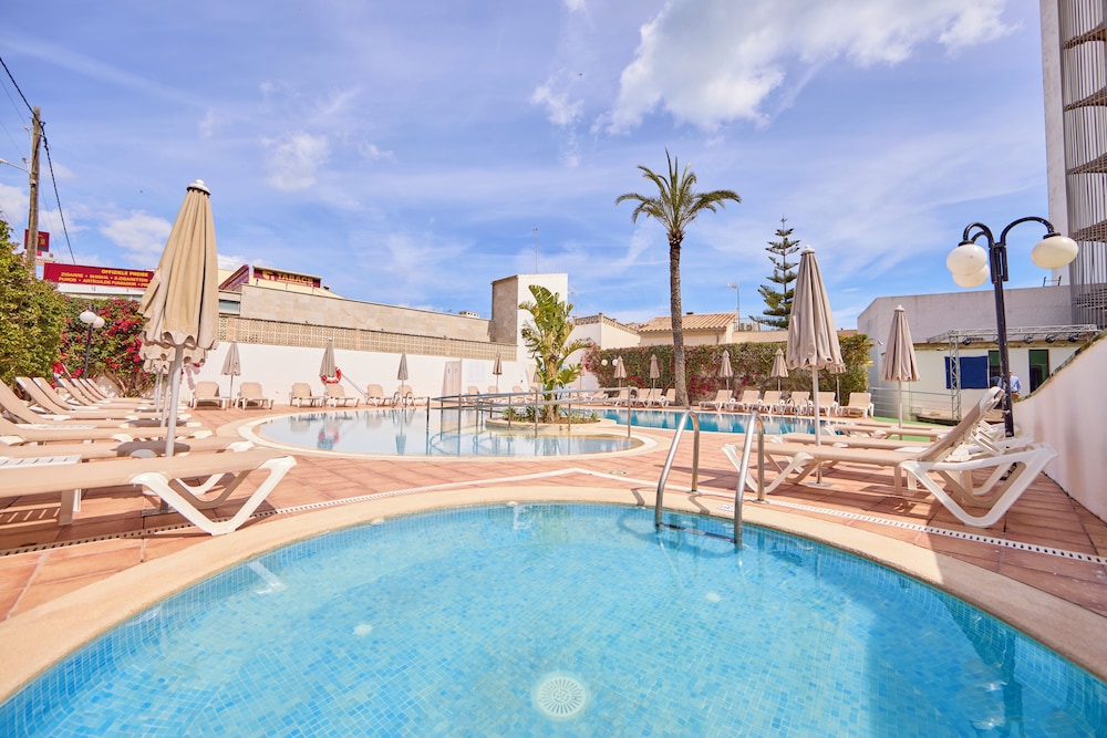 Ilusion Markus & Spa — Swimming pool in Can Picafort, Balearic Islands