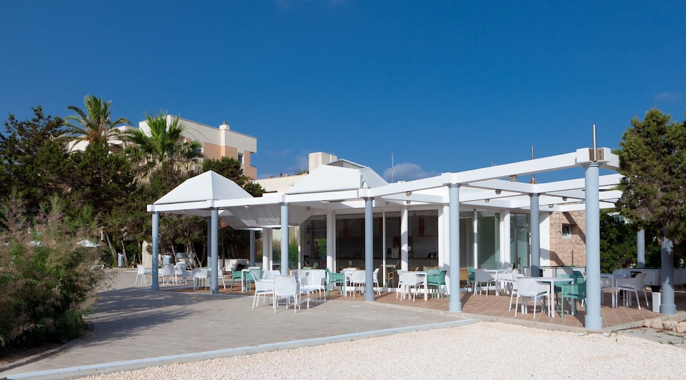 Marvell Club Aparthotel — Restaurant & bars in San Antonio, Balearic Islands