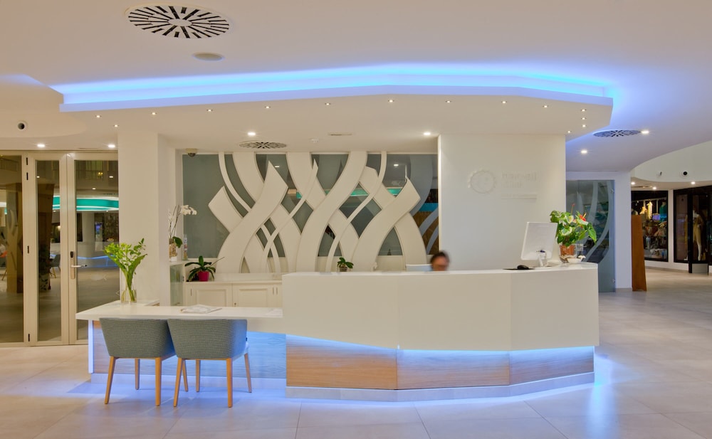 Marvell Club Aparthotel — Hotel building in San Antonio, Balearic Islands