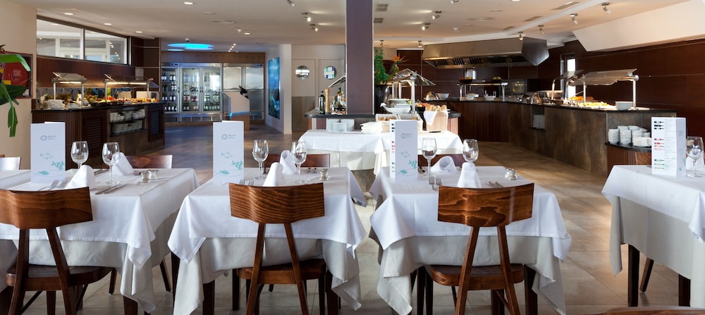 Marvell Club Aparthotel — Restaurant & bars in San Antonio, Balearic Islands
