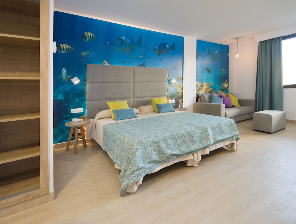 Marvell Club Aparthotel — Hotel rooms in San Antonio, Balearic Islands