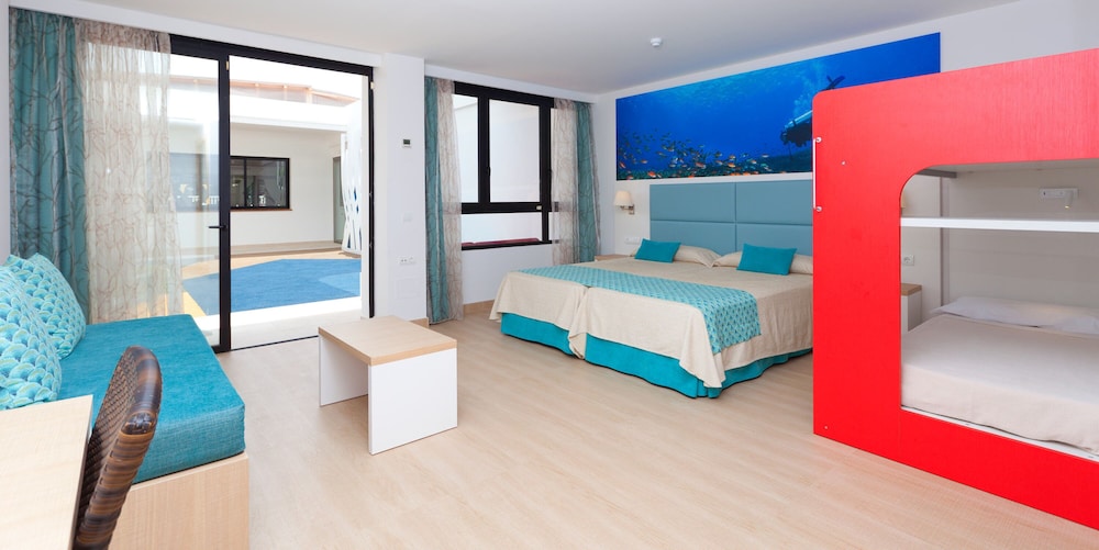 Marvell Club Aparthotel — Hotel rooms in San Antonio, Balearic Islands
