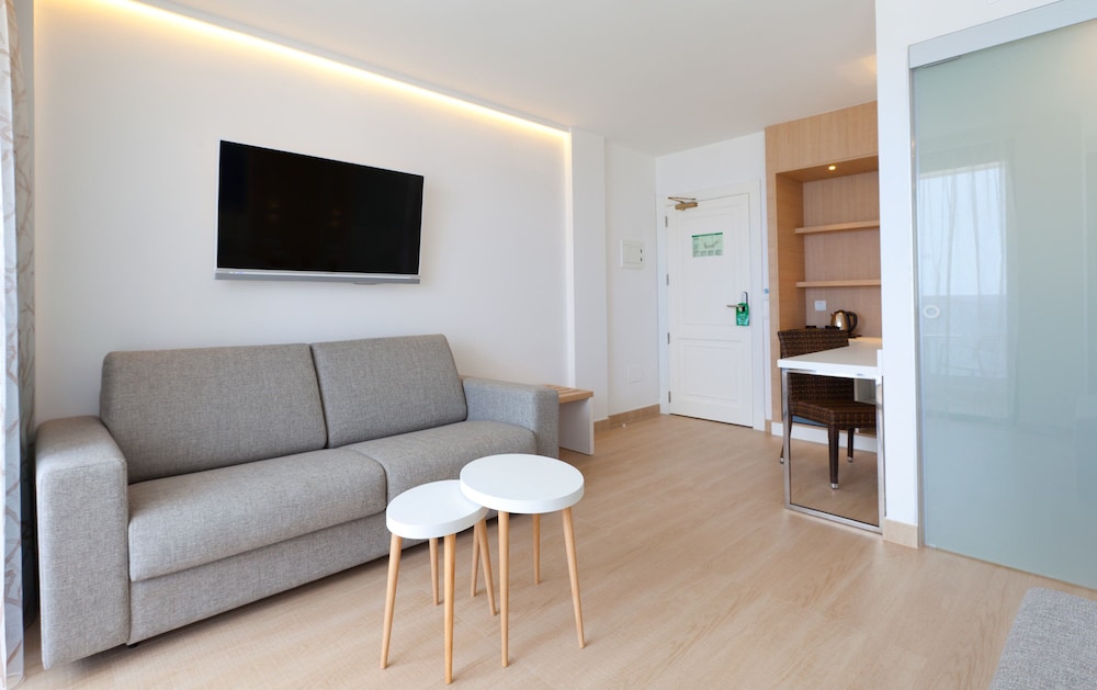Marvell Club Aparthotel — Hotel rooms in San Antonio, Balearic Islands