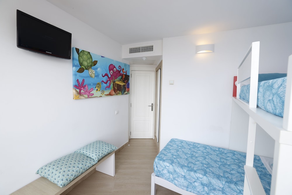 Marvell Club Aparthotel — Hotel rooms in San Antonio, Balearic Islands