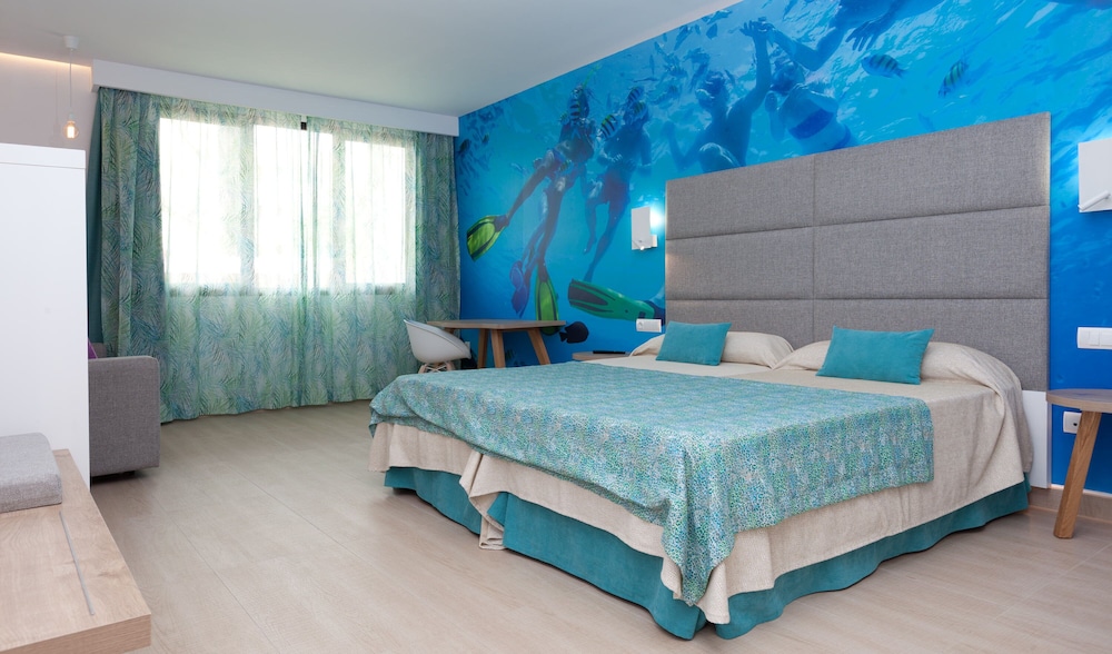 Marvell Club Aparthotel — Hotel rooms in San Antonio, Balearic Islands