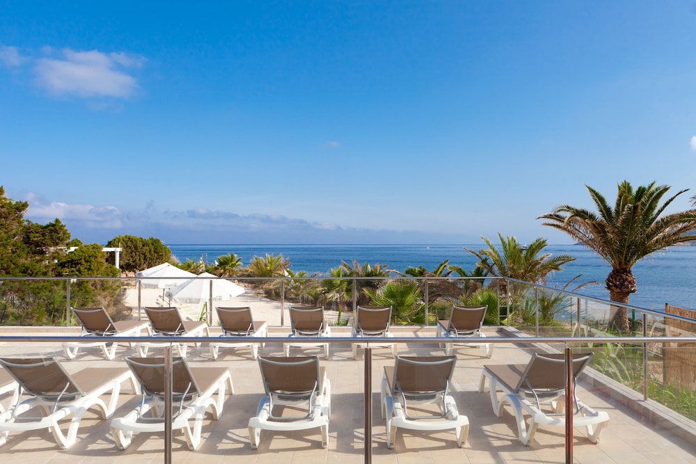 Marvell Club Aparthotel — Beach in San Antonio, Balearic Islands