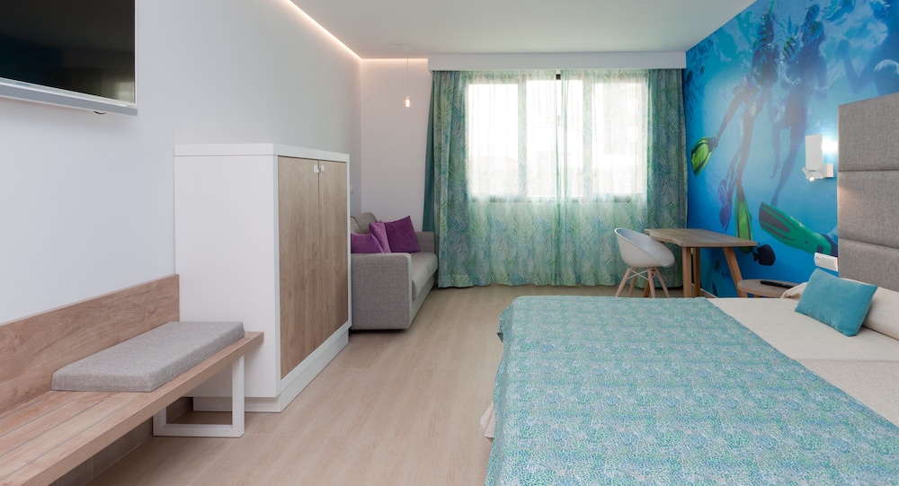 Marvell Club Aparthotel — Hotel rooms in San Antonio, Balearic Islands