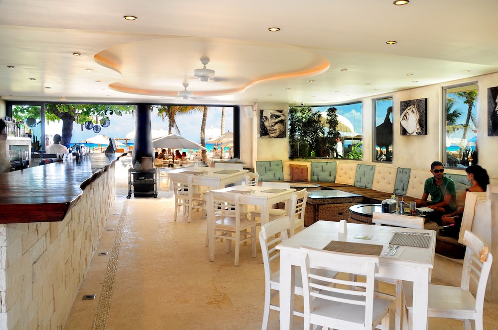 Villas Sacbe Condo Hotel and Beach Club — Restaurant & bars in Playa del Carmen, Quintana Roo