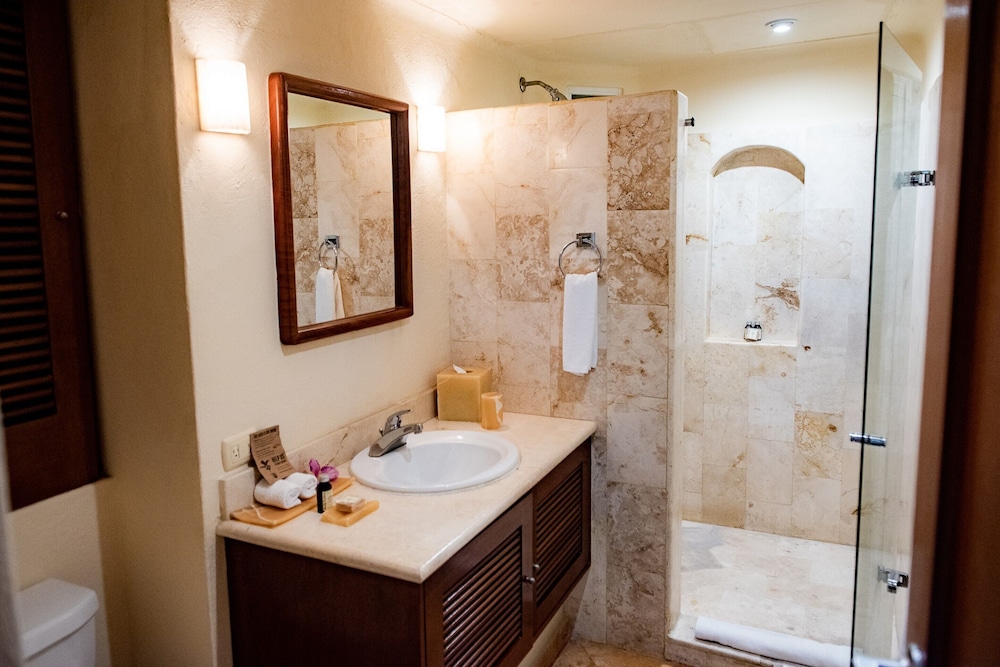 Villas Sacbe Condo Hotel and Beach Club — Hotel rooms in Playa del Carmen, Quintana Roo