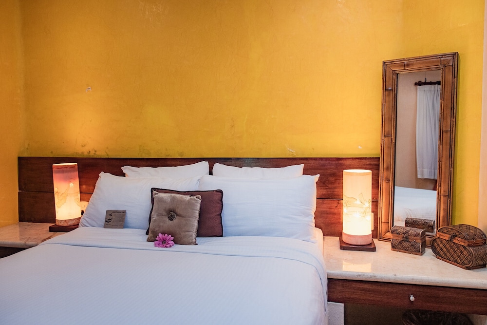 Villas Sacbe Condo Hotel and Beach Club — Hotel rooms in Playa del Carmen, Quintana Roo
