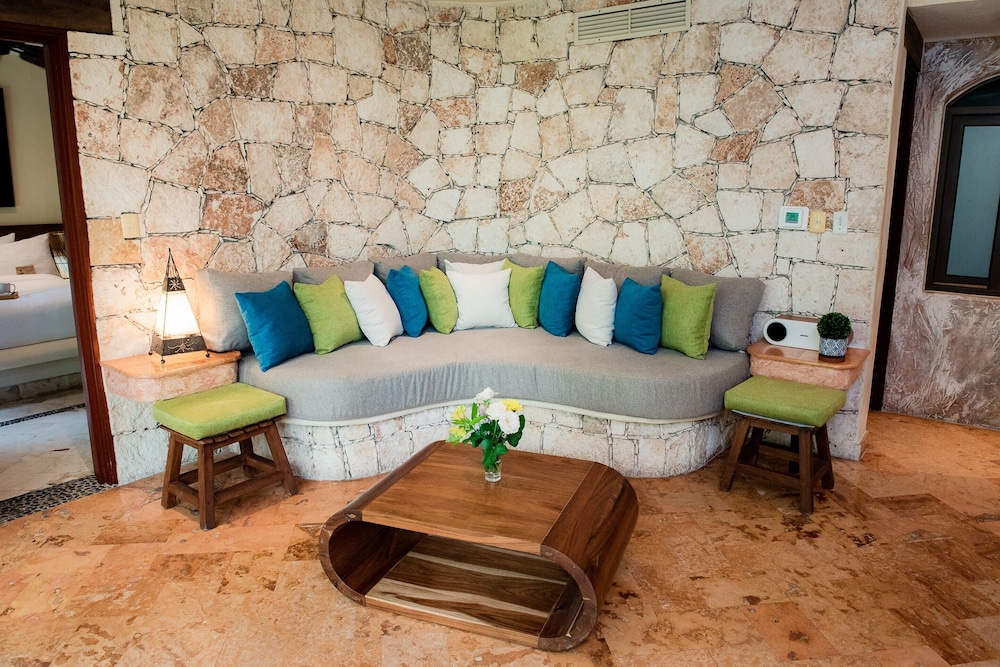 Villas Sacbe Condo Hotel and Beach Club — Hotel rooms in Playa del Carmen, Quintana Roo
