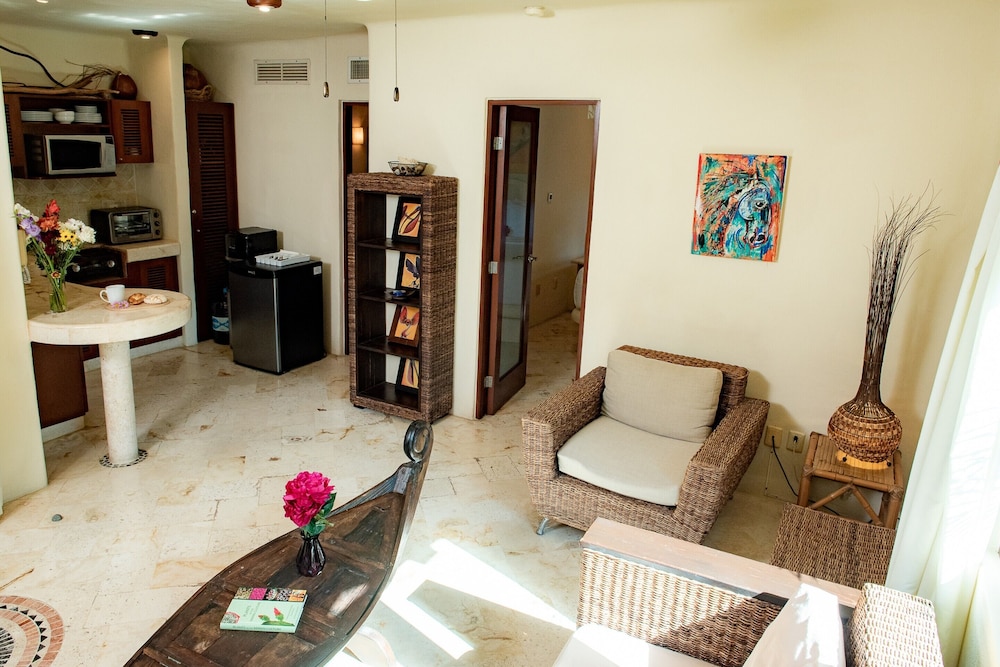 Villas Sacbe Condo Hotel and Beach Club — Hotel rooms in Playa del Carmen, Quintana Roo