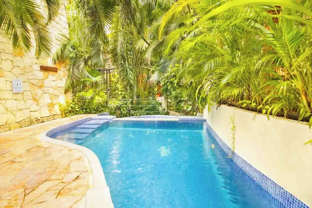 Villas Sacbe Condo Hotel and Beach Club — Swimming pool in Playa del Carmen, Quintana Roo