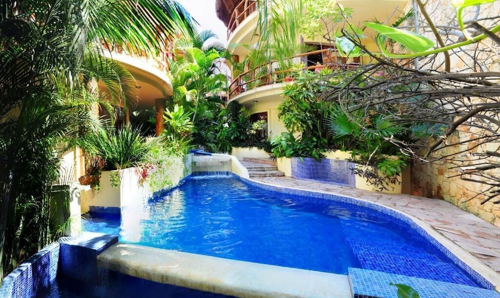 Villas Sacbe Condo Hotel and Beach Club — Swimming pool in Playa del Carmen, Quintana Roo