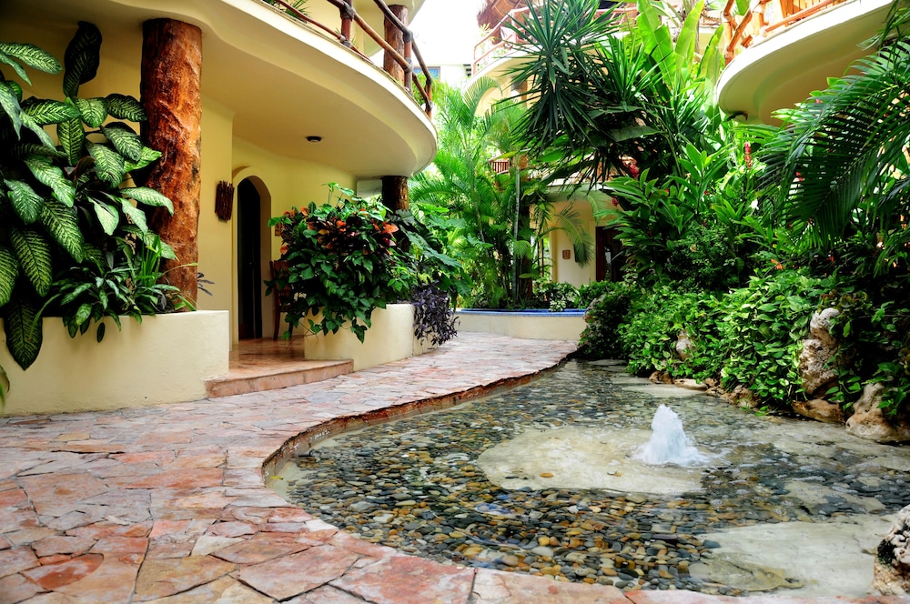 Villas Sacbe Condo Hotel and Beach Club — Hotel building in Playa del Carmen, Quintana Roo